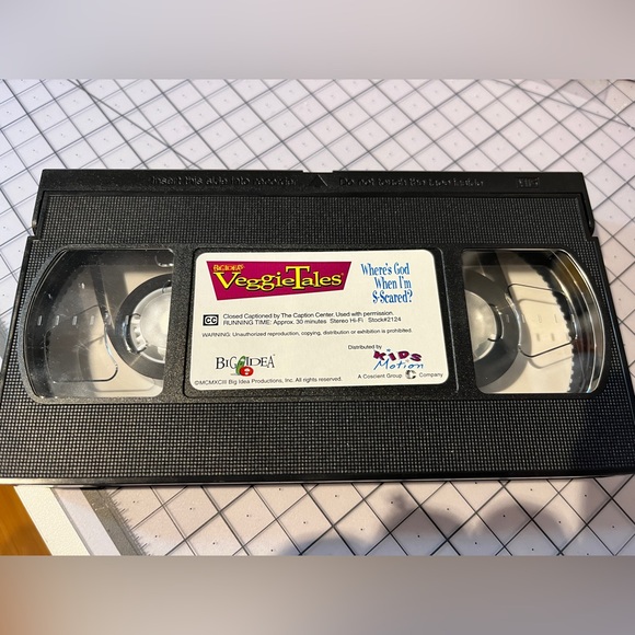 Vintage 2002 Veggie Tales Rare Archibald Asparagus Plushie and VHS - Picture 6 of 7